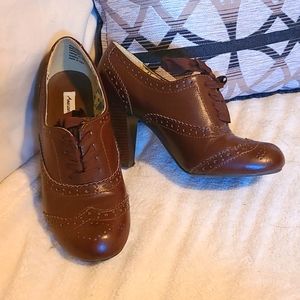 Vintage American Eagle Oxfords